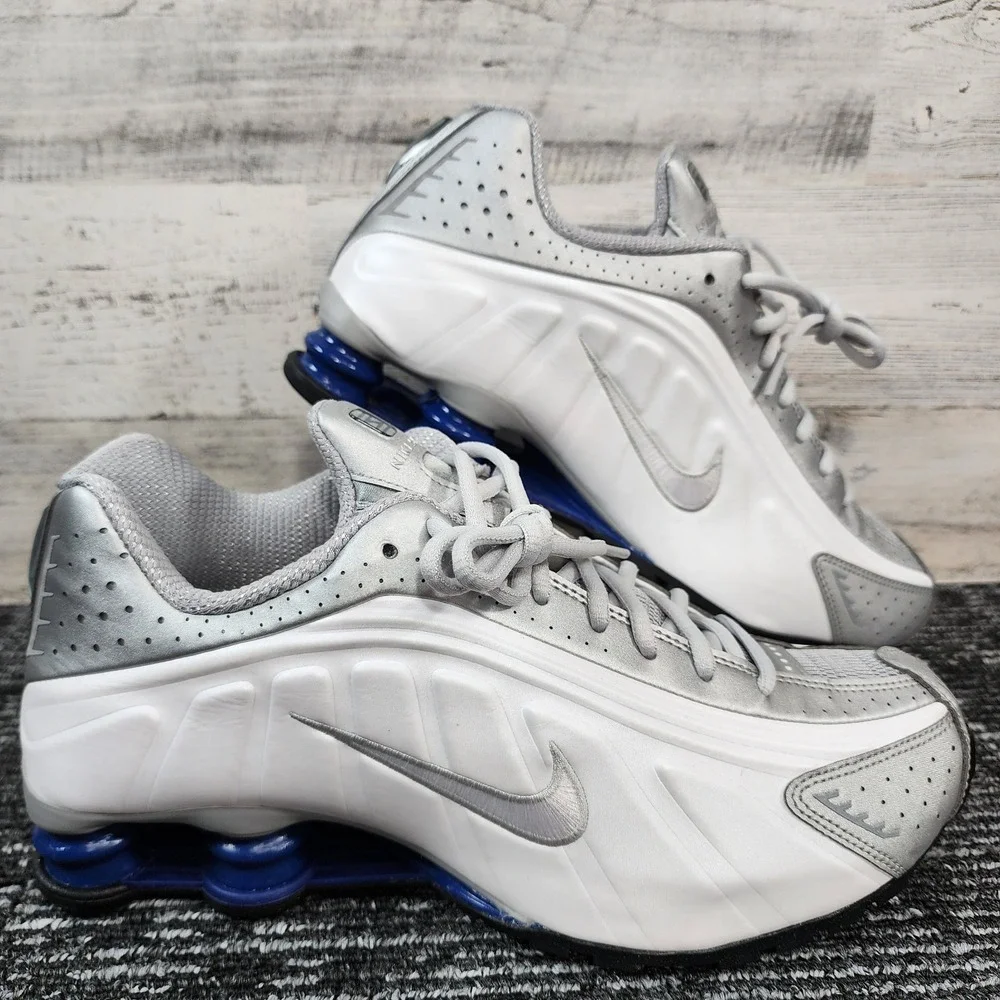 Nike Shox R4 Sneakers‎ Mens 8.5 Metallic Silver White Deep Royal Blue HQ1988-102